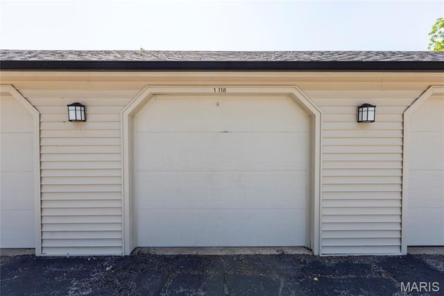 118 Conway Cove Drive, Chesterfield, MO 63017