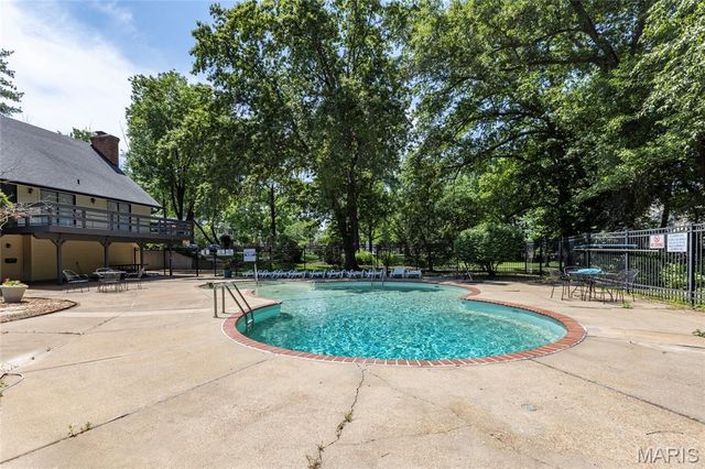 118 Conway Cove Drive, Chesterfield, MO 63017