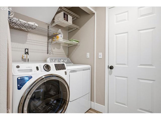 5702 Sw SEYMOUR St, Portland, OR 97221