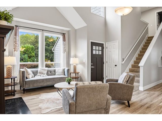 5702 Sw SEYMOUR St, Portland, OR 97221