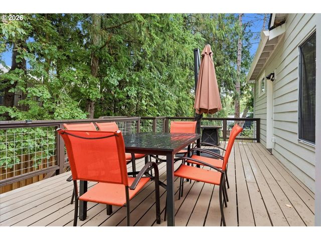 5702 Sw SEYMOUR St, Portland, OR 97221
