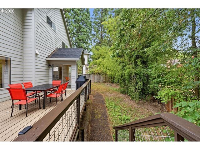 5702 Sw SEYMOUR St, Portland, OR 97221