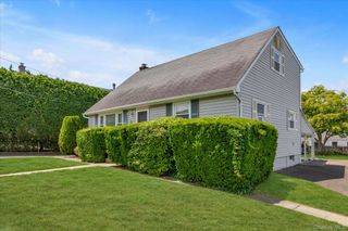 3 Avenue B, Locust Valley, NY 11560