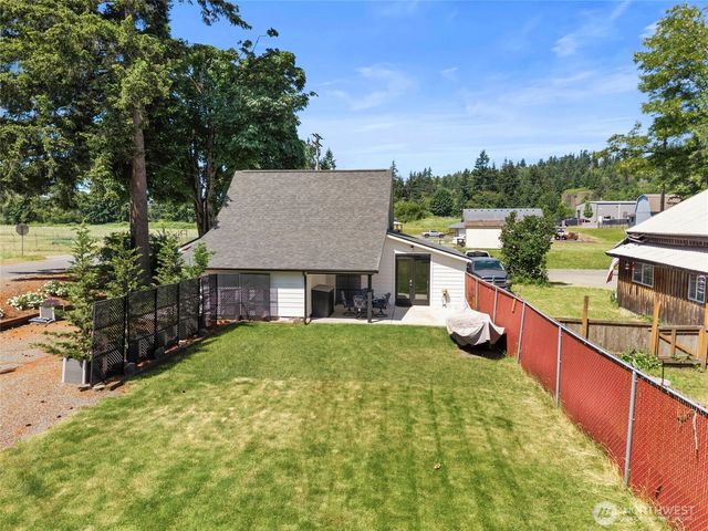 698 6th Avenue W, Tenino, WA 98589