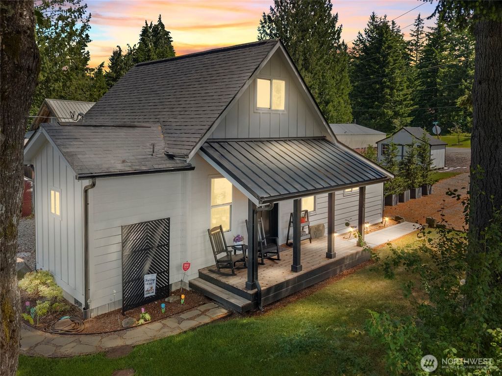 698 6th Avenue W, Tenino, WA 98589
