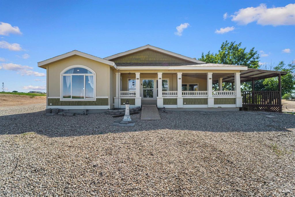 5494 Oasis Rd, Caldwell, ID 83607