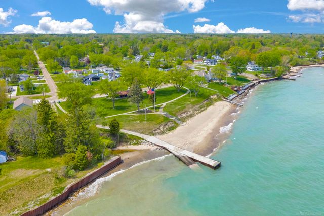 7400 Woodbine Road, Lexington, MI 48450
