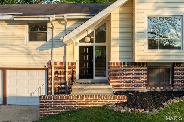 6938 Jamestown Way Drive, Florissant, MO 63033