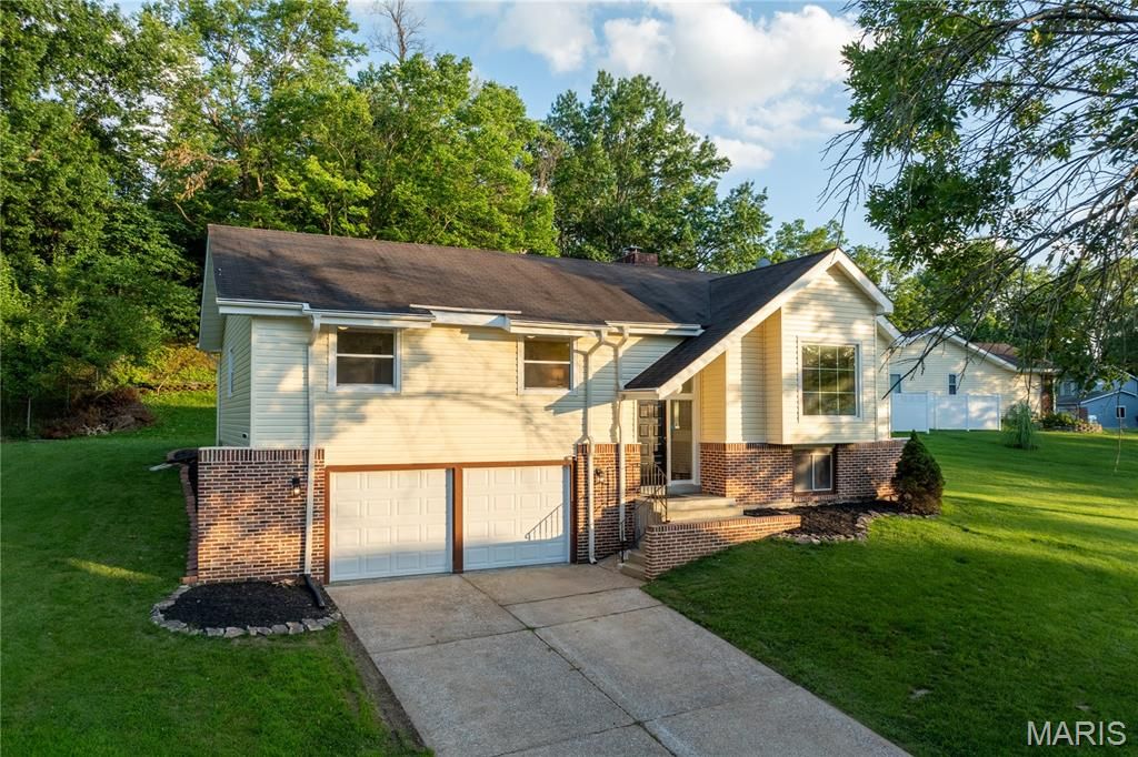 6938 Jamestown Way Drive, Florissant, MO 63033
