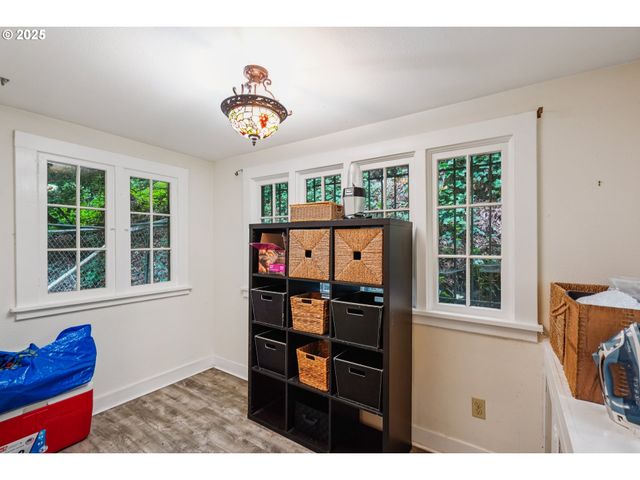 6637 Nw SAINT HELENS Rd, Portland, OR 97210