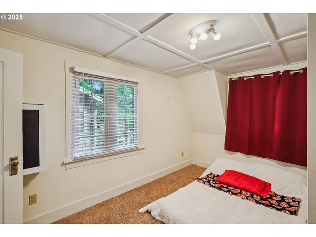 6637 Nw SAINT HELENS Rd, Portland, OR 97210