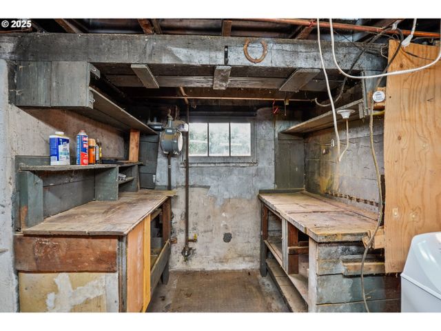 6637 Nw SAINT HELENS Rd, Portland, OR 97210