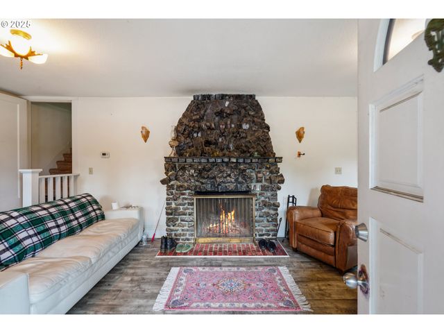 6637 Nw SAINT HELENS Rd, Portland, OR 97210