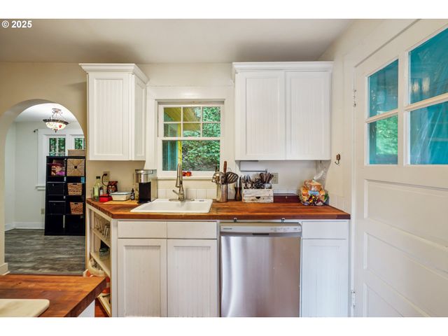 6637 Nw SAINT HELENS Rd, Portland, OR 97210