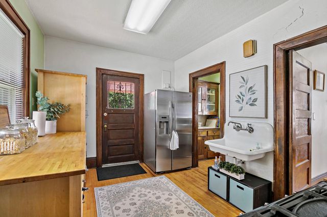 1092 21st Avenue SE, Minneapolis, MN 55414
