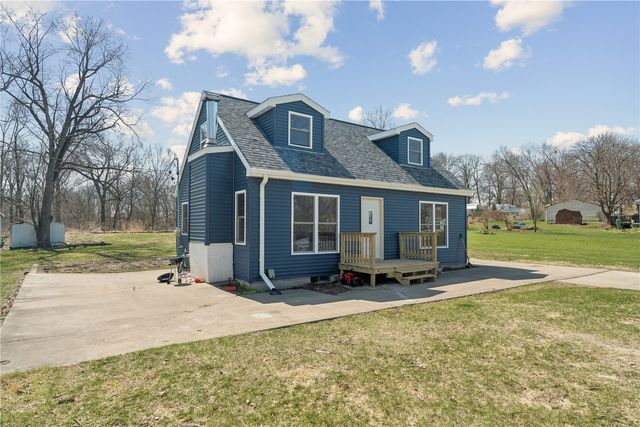 129 Northwood Drive, Hiawatha, IA 52233