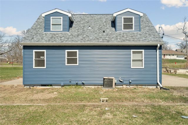 129 Northwood Drive, Hiawatha, IA 52233