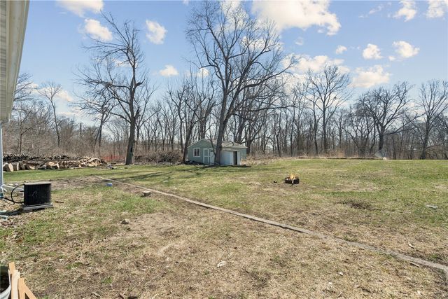 129 Northwood Drive, Hiawatha, IA 52233