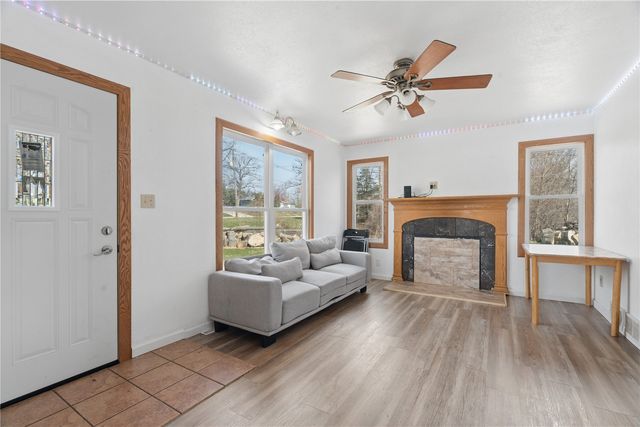129 Northwood Drive, Hiawatha, IA 52233