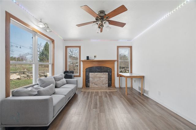 129 Northwood Drive, Hiawatha, IA 52233