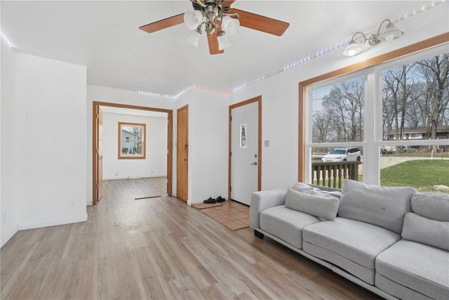 129 Northwood Drive, Hiawatha, IA 52233