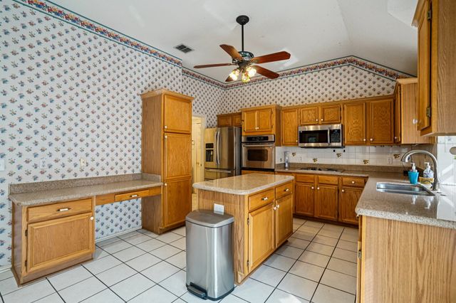 7213 Crabtree Lane, North Richland Hills, TX 76182