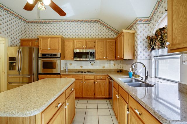 7213 Crabtree Lane, North Richland Hills, TX 76182