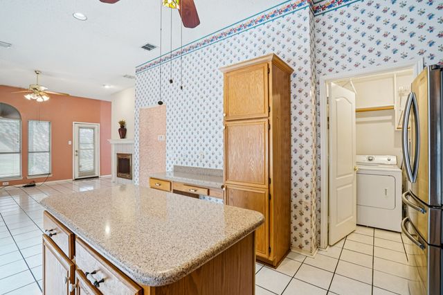 7213 Crabtree Lane, North Richland Hills, TX 76182