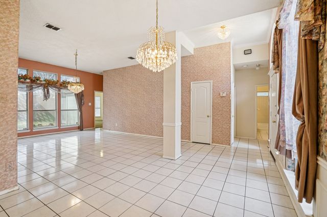 7213 Crabtree Lane, North Richland Hills, TX 76182