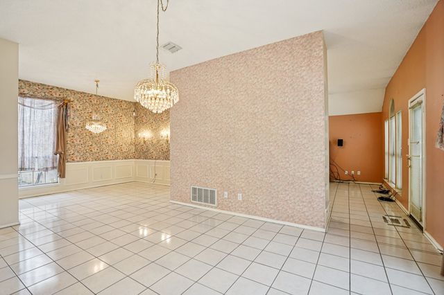 7213 Crabtree Lane, North Richland Hills, TX 76182