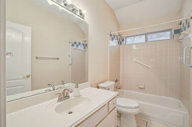 7213 Crabtree Lane, North Richland Hills, TX 76182