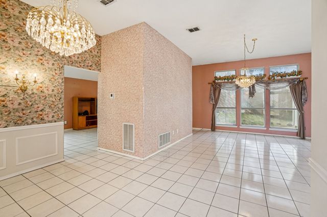 7213 Crabtree Lane, North Richland Hills, TX 76182