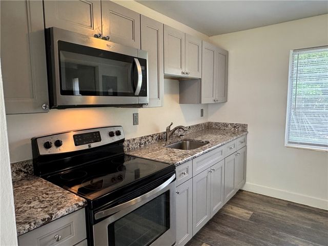 645 40th Avenue, Vero Beach, FL 32968
