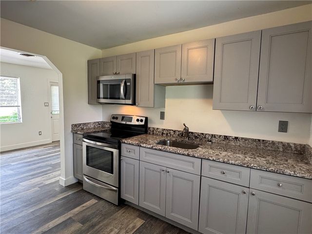 645 40th Avenue, Vero Beach, FL 32968