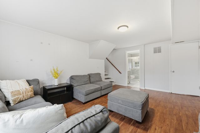 843 S School Street, Lombard, IL 60148