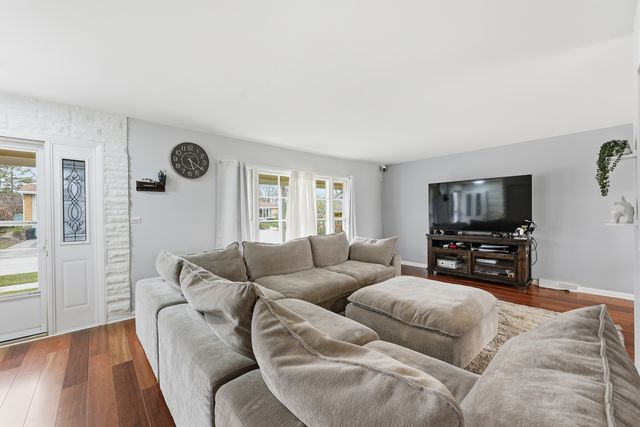 843 S School Street, Lombard, IL 60148