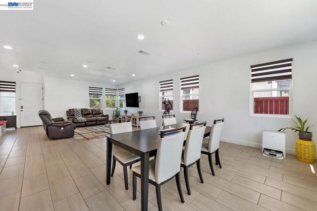 232 E Ramsey Dr, Mountain House, CA 95391