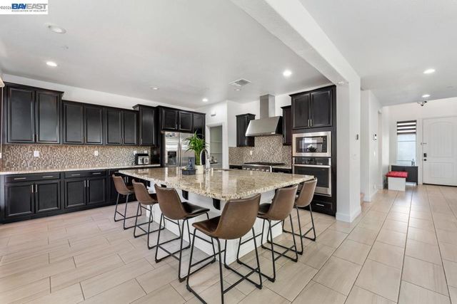 232 E Ramsey Dr, Mountain House, CA 95391