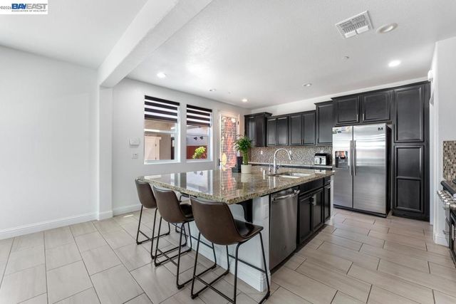 232 E Ramsey Dr, Mountain House, CA 95391