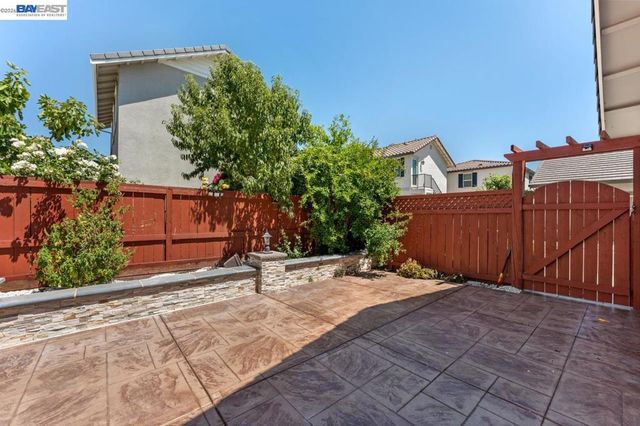 232 E Ramsey Dr, Mountain House, CA 95391
