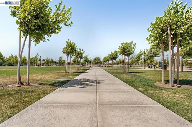 232 E Ramsey Dr, Mountain House, CA 95391
