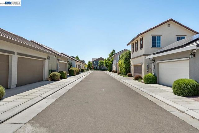 232 E Ramsey Dr, Mountain House, CA 95391