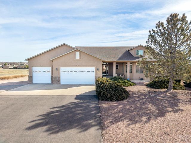 970 S Bayonne Dr, Pueblo West, CO 81007