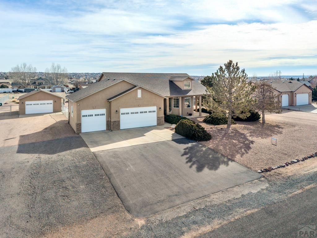 970 S Bayonne Dr, Pueblo West, CO 81007