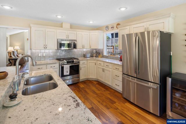 407 Mountainview Ct, Newberg, OR 97132