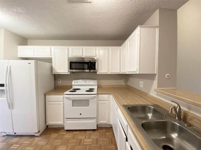 8499 Sands Point Drive, Houston, TX 77036