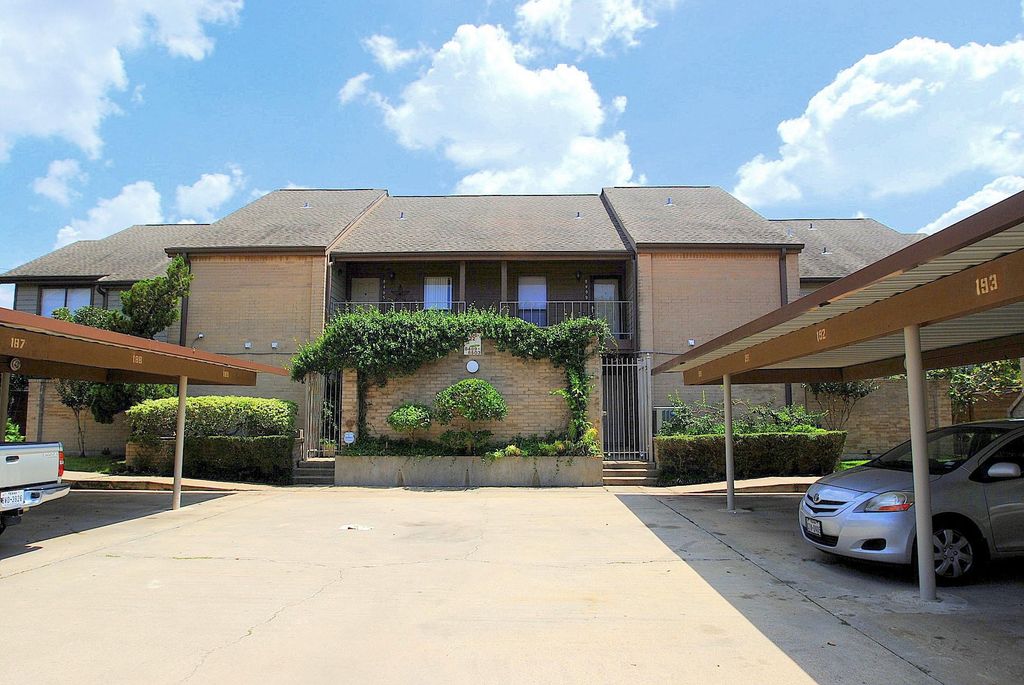 8499 Sands Point Drive, Houston, TX 77036