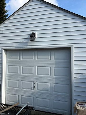 38 E Southampton AVE, Hampton, VA 23669