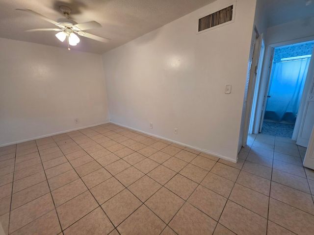 4760 NW 24th Court B211, Lauderdale Lakes, FL 33313