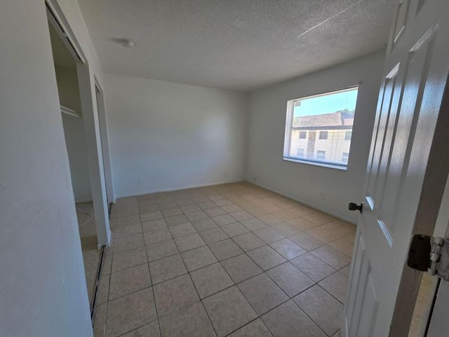 4760 NW 24th Court B211, Lauderdale Lakes, FL 33313